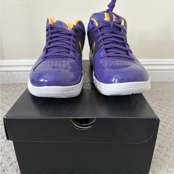Nike Undefeated KOBE 4 Protro UNDFTD PE Court Purple/Lakers Colors New with Box - Picture 4 of 4
